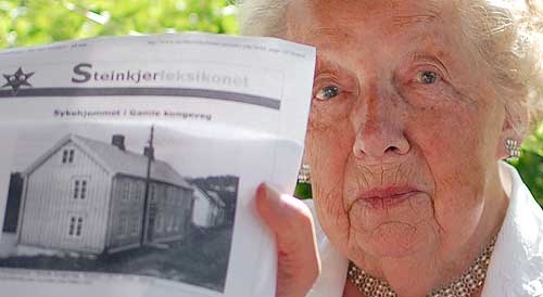  MOR FOR 60 R SIDEN: Margit Jansen mintes Sanitetens fdestue da hun beskte Steinkjer nylig. (Foto: Audun Jensen)